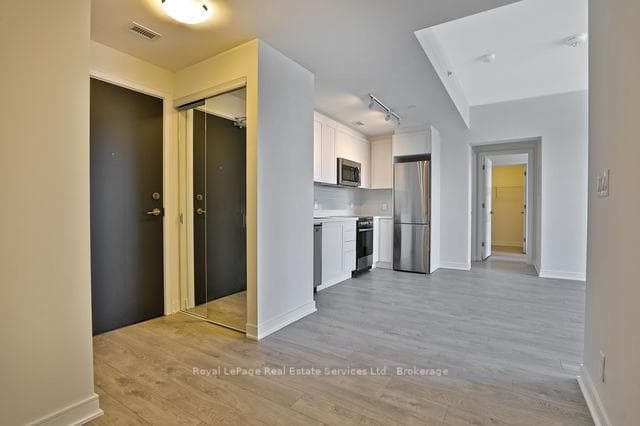 1 Neighbourhood Lane Unit 602 photo 2