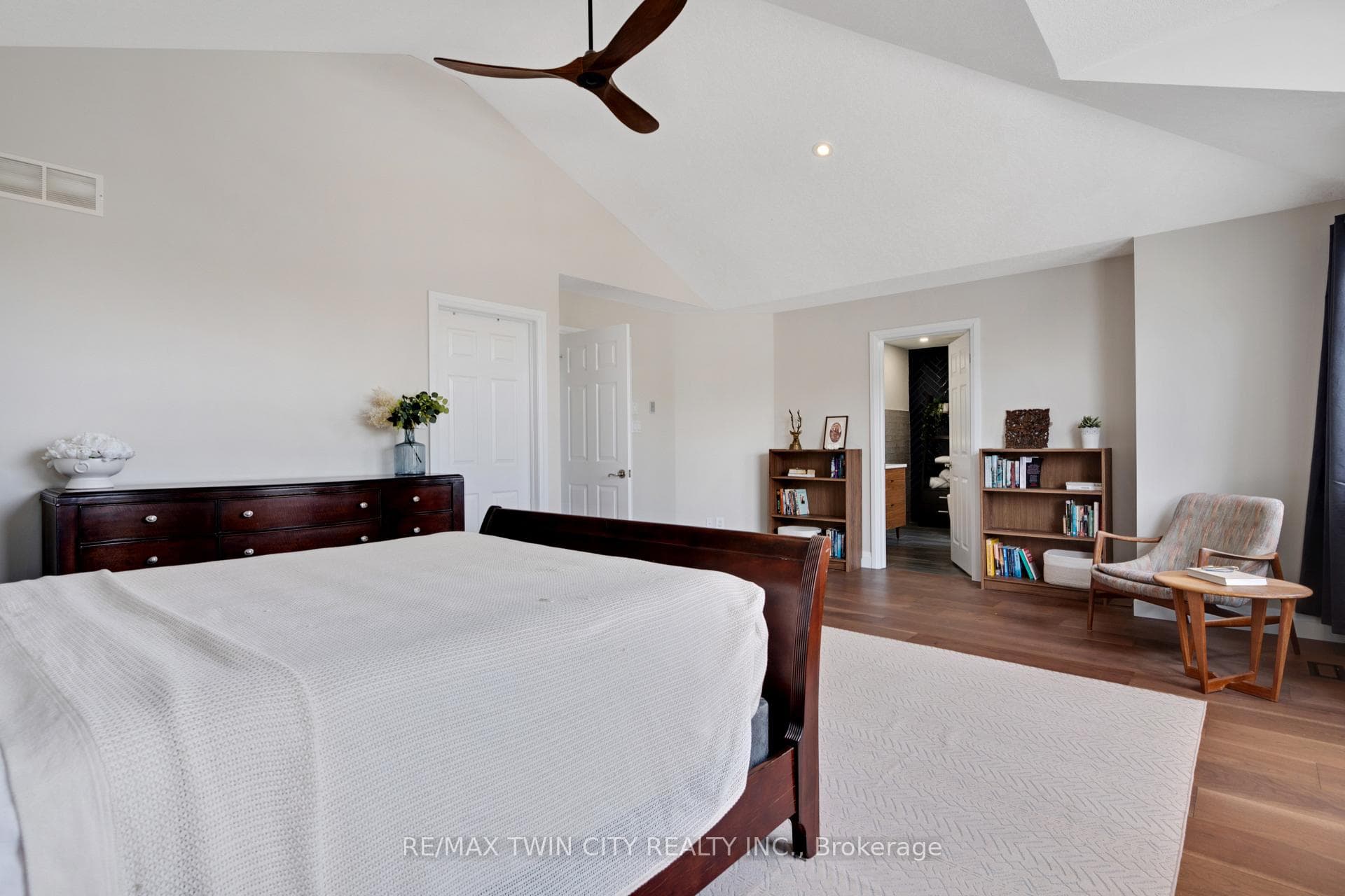 514 Birchleaf Walk photo 27
