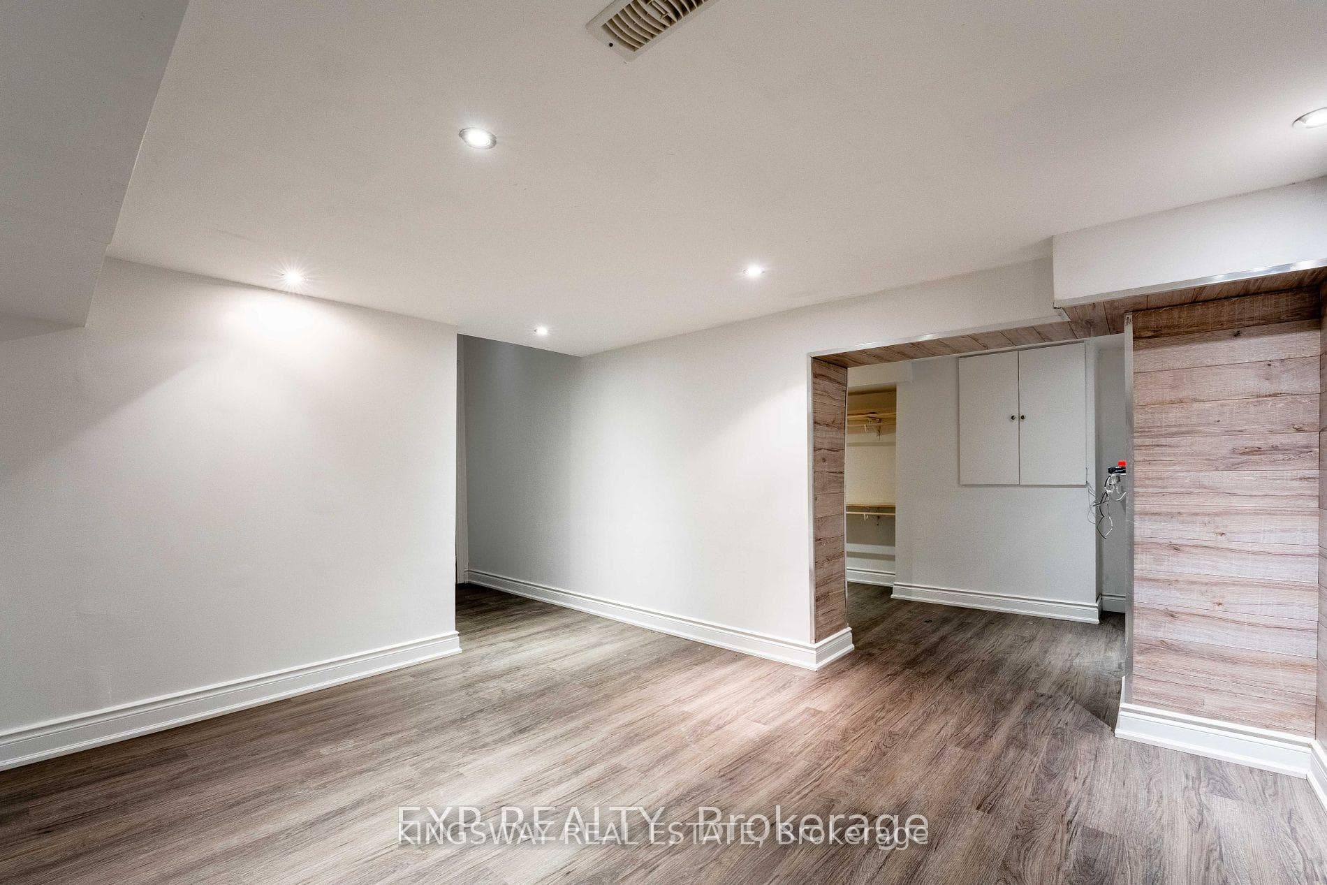 3533 Eglington Avenue photo 33