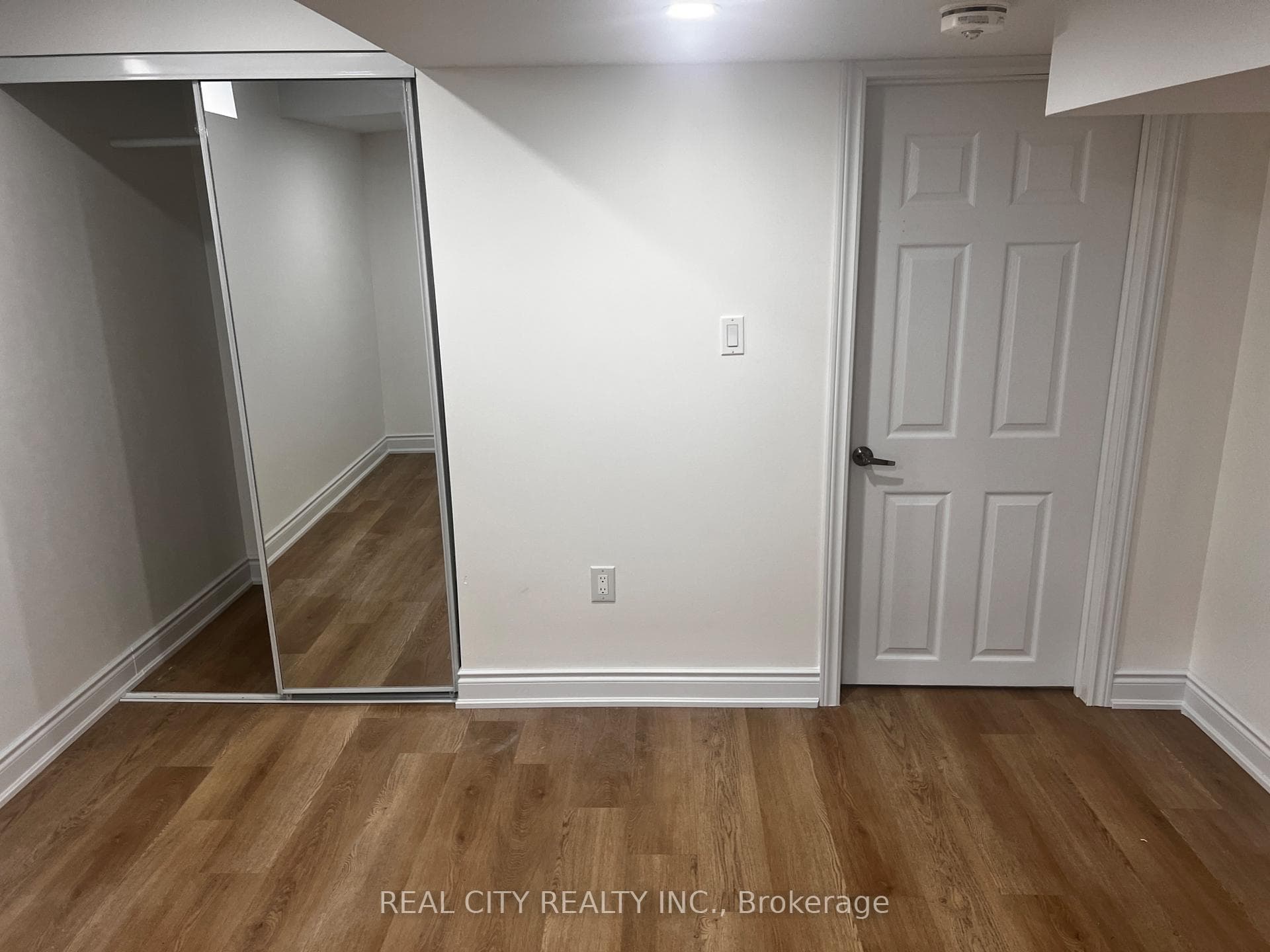 1100 Cameo Street photo 8