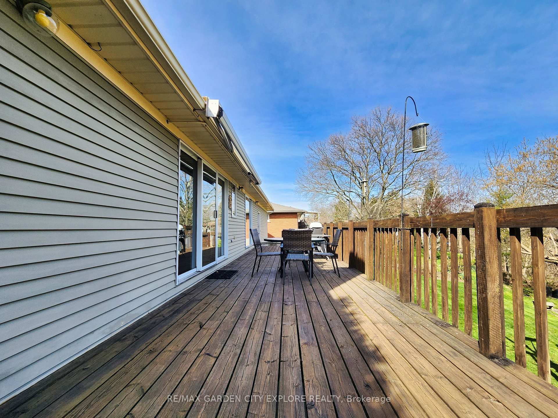 353 Pelham Road photo 9