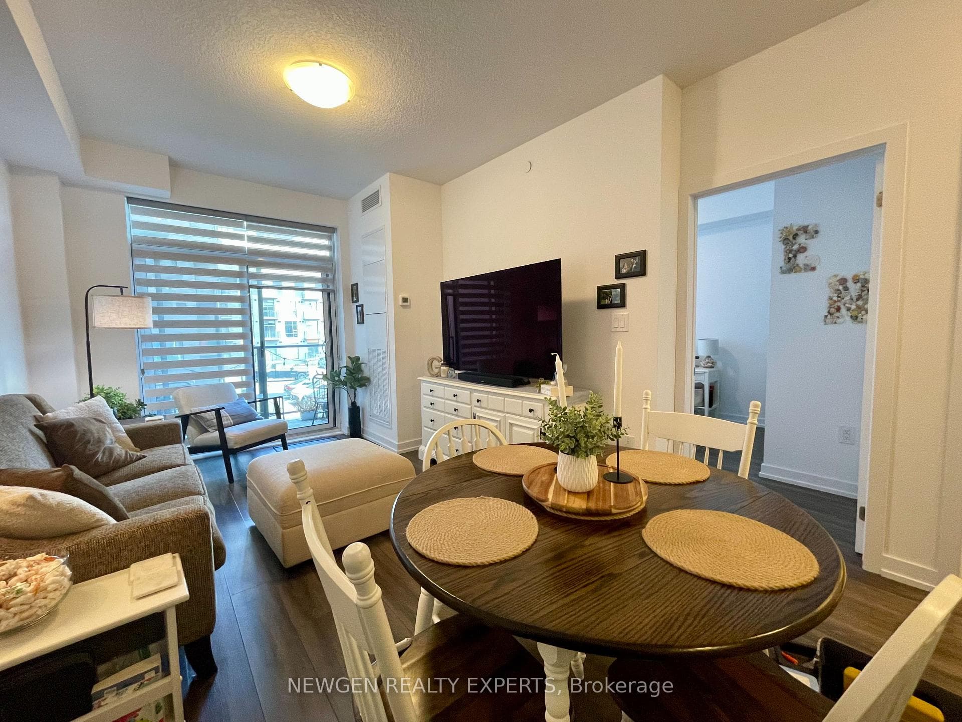 460 Dundas Street Unit 220 photo 15