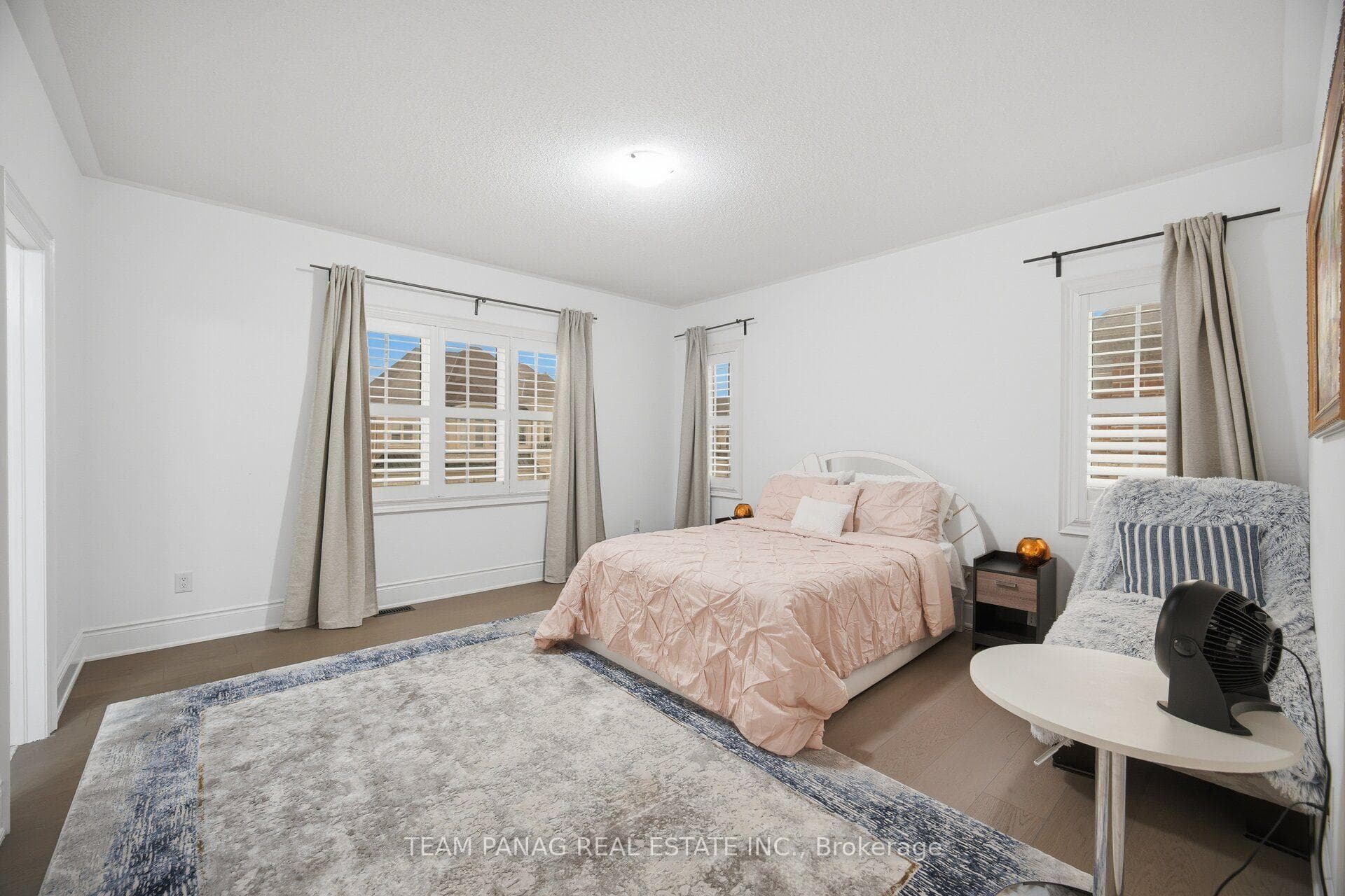 7 Balloon Crescent photo 35