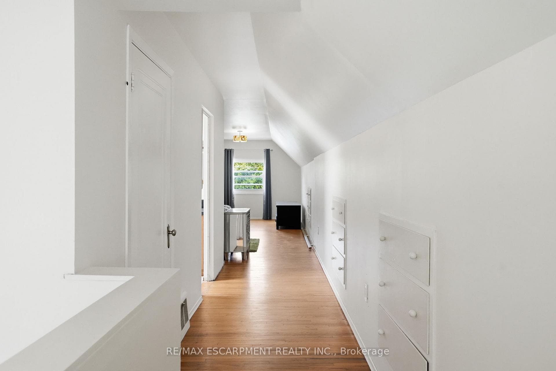 1642 King Street photo 20