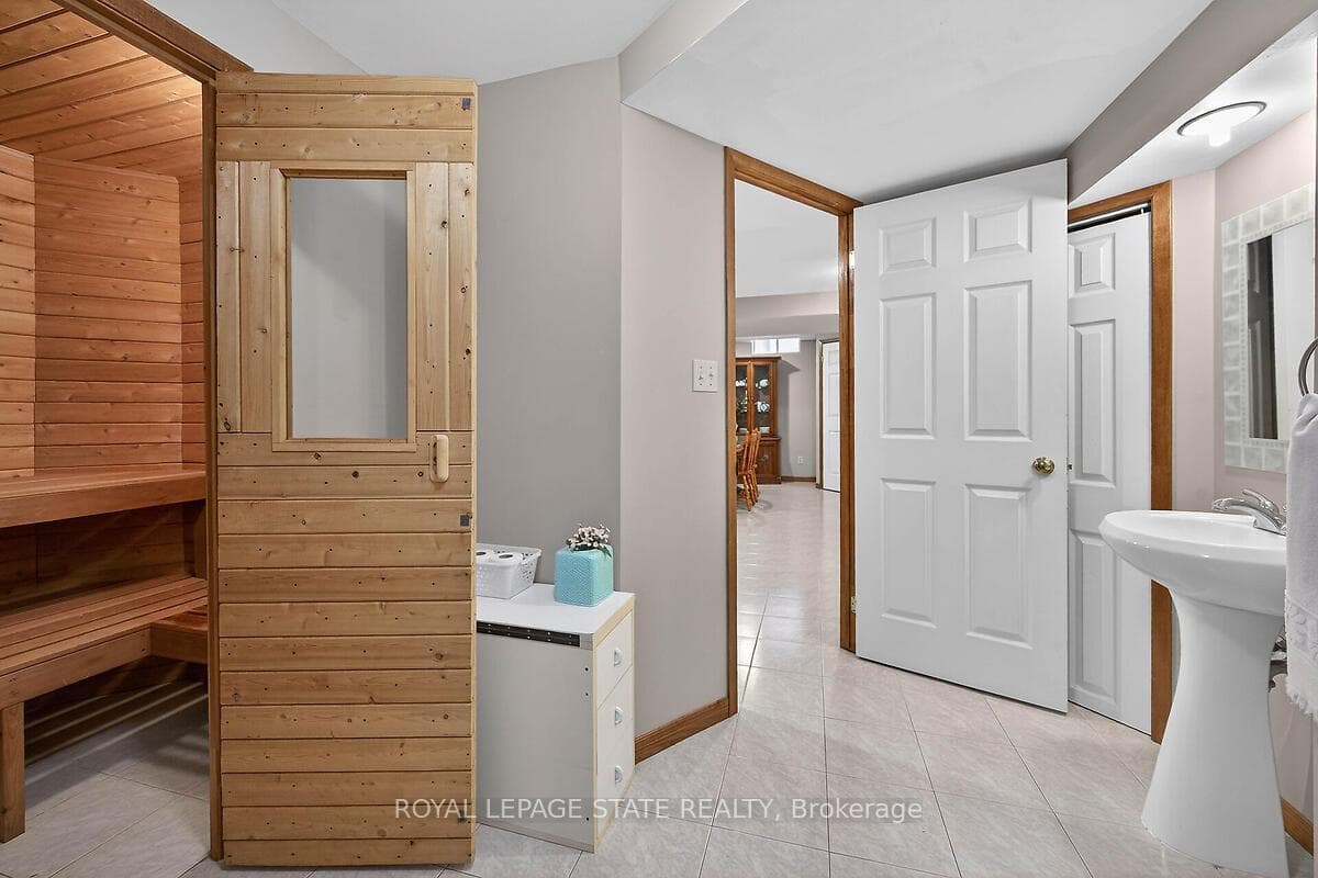 15 Gabriele Court photo 32