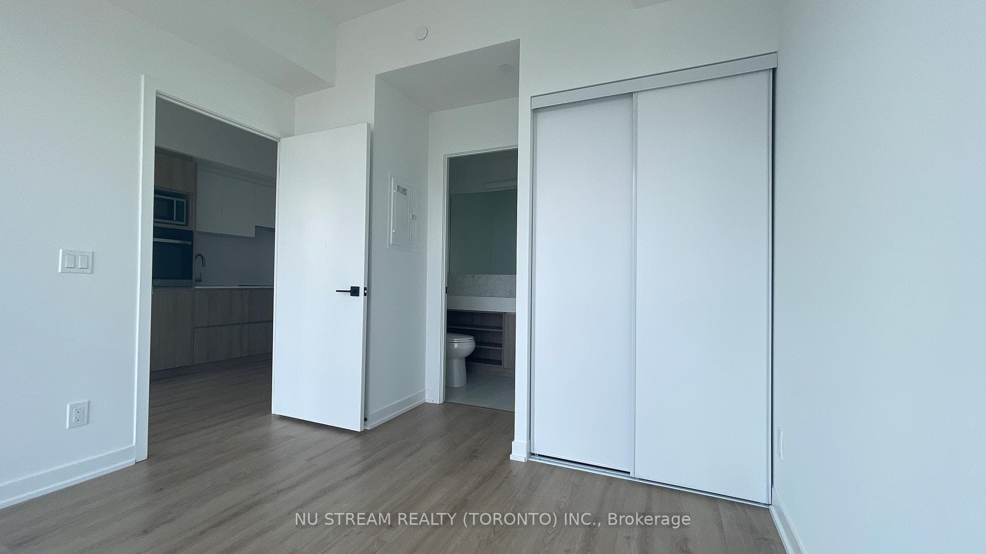 319 Jarvis Street Unit 3517 photo 11