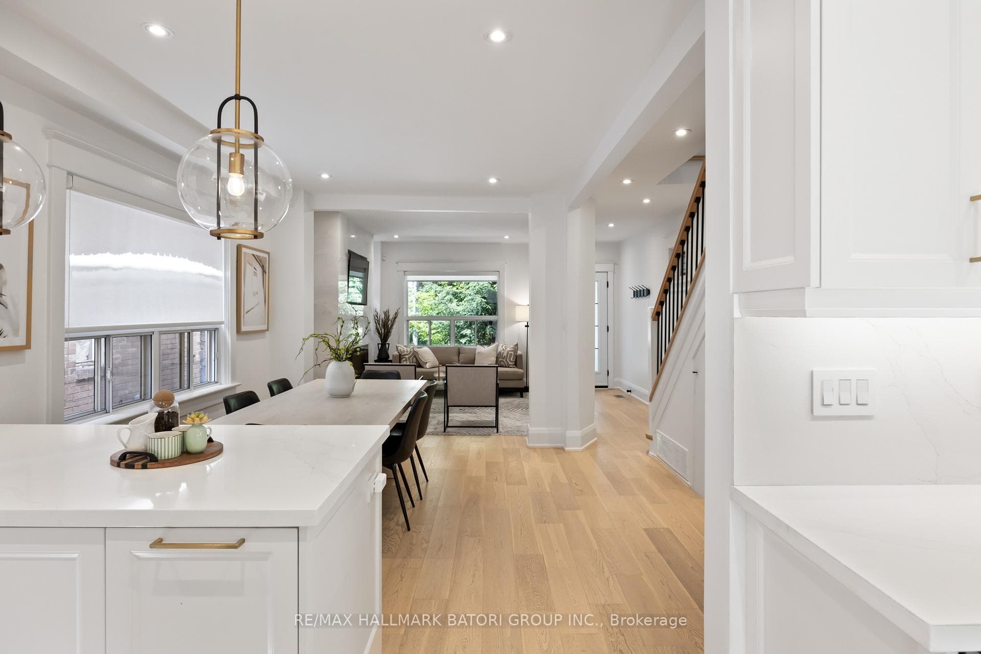 135 Castlefield Avenue photo 13