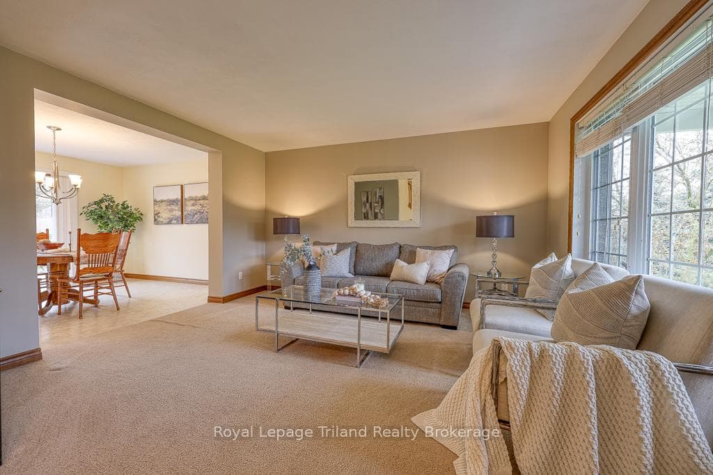 596124 Strathallan Road photo 11