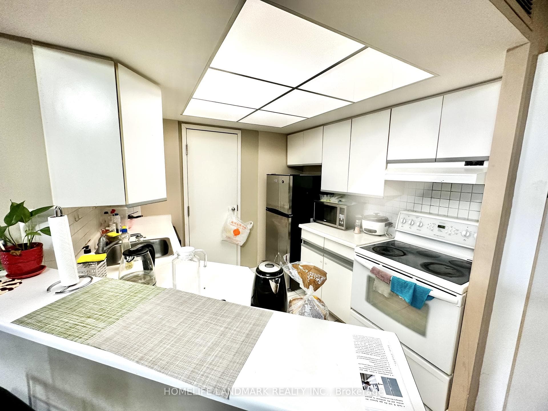1001 Bay Street Unit 1019 photo 3