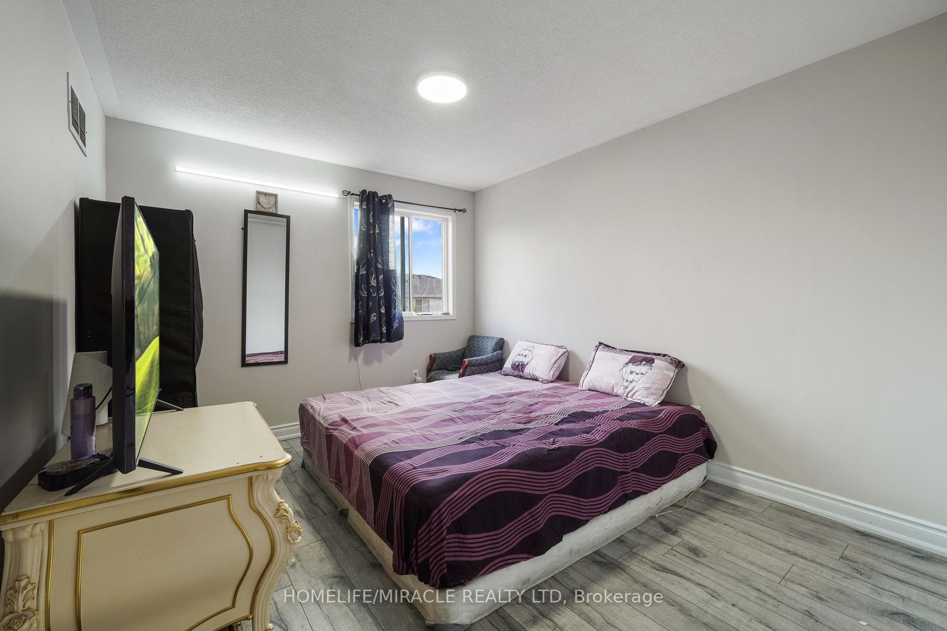 222 Sunforest Drive photo 26