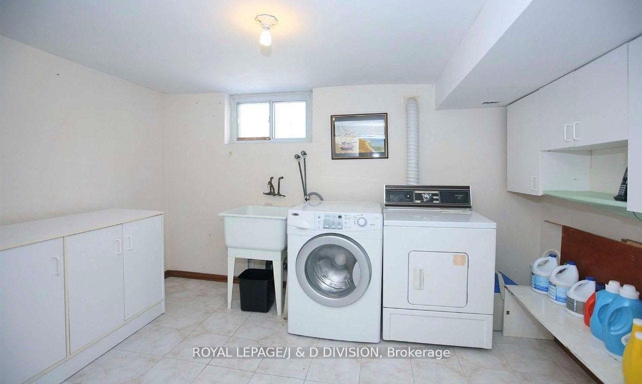 42 Garside Crescent photo 13
