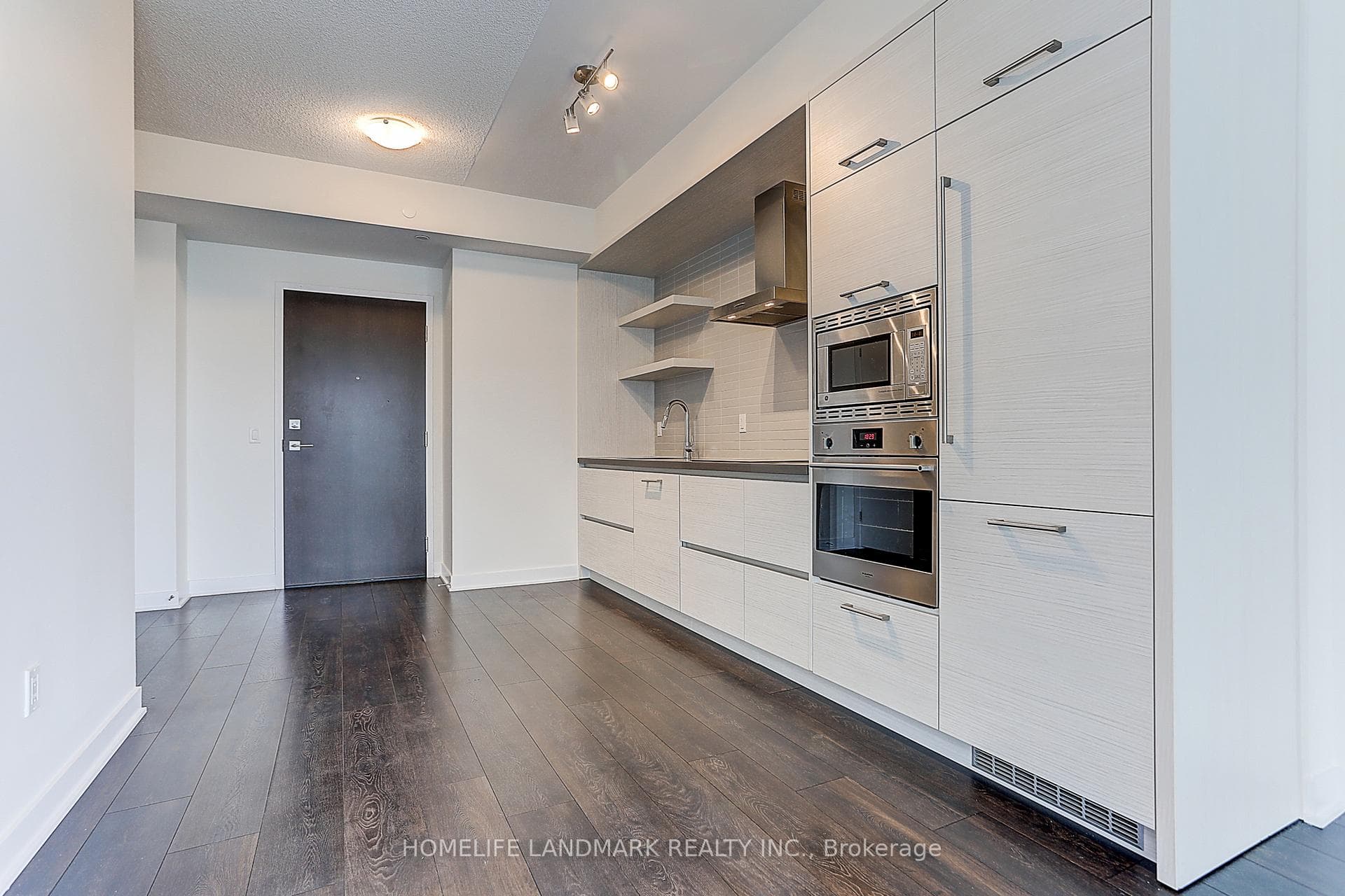 2221 Yonge Street Unit 1904 photo 5