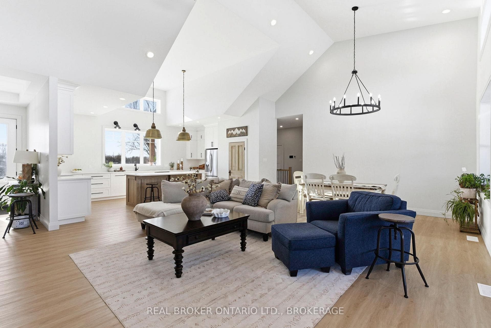 16119 Eamer Road photo 6