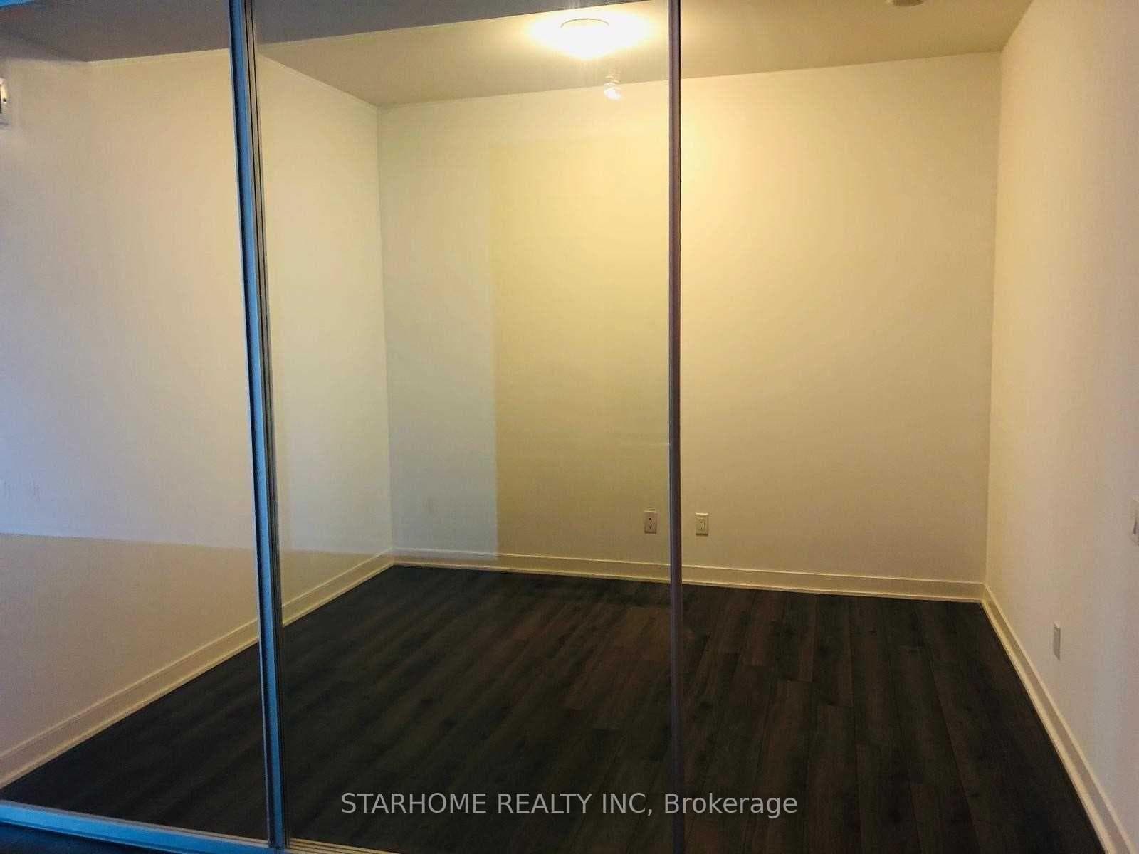 90 Queens Wharf Road Unit 907 photo 3