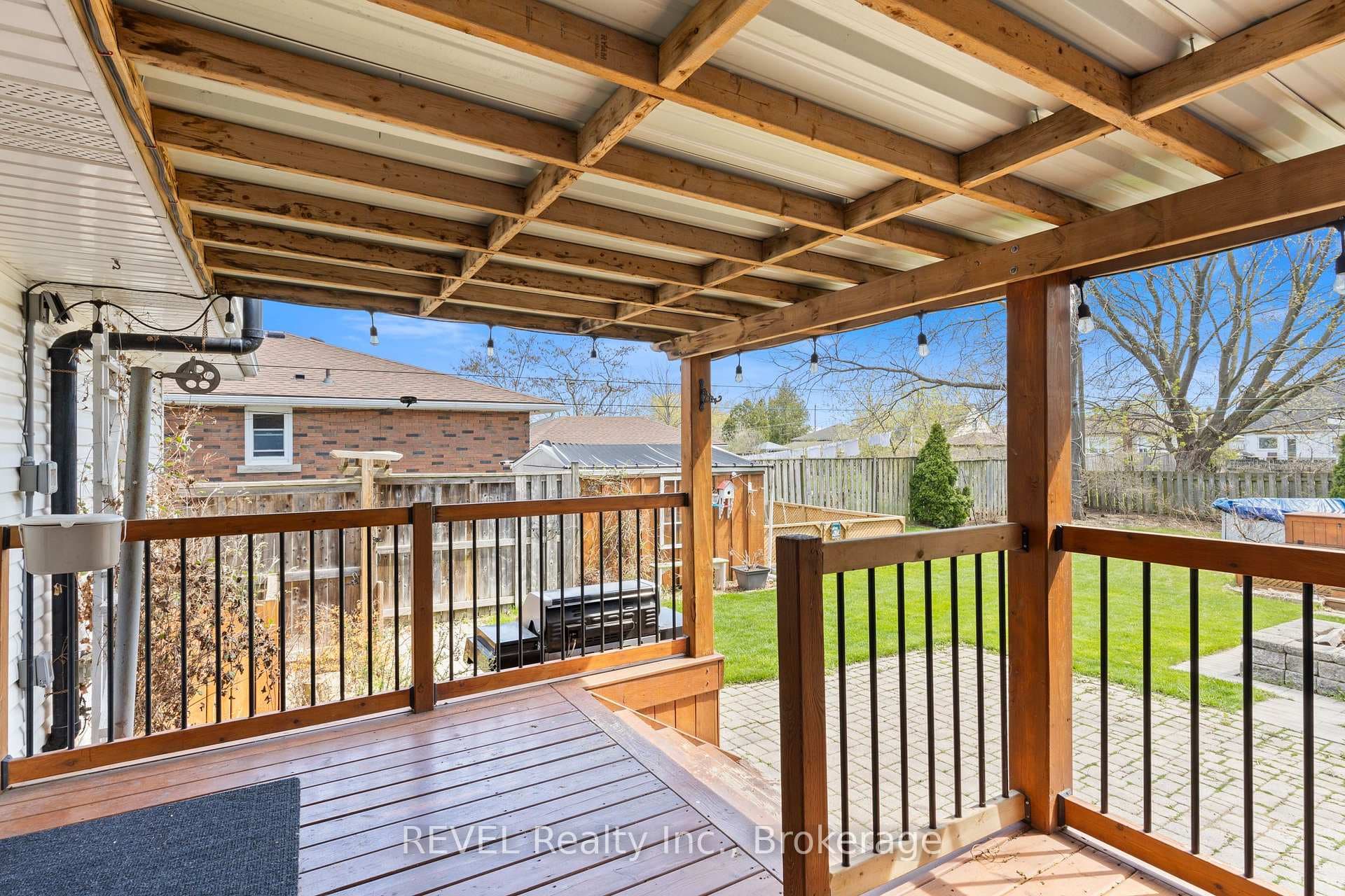 41 Rose Avenue photo 29