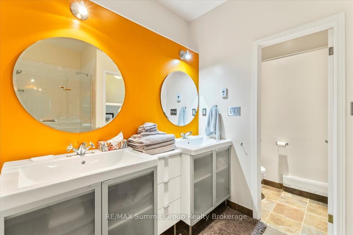 123 Amik Court photo 28