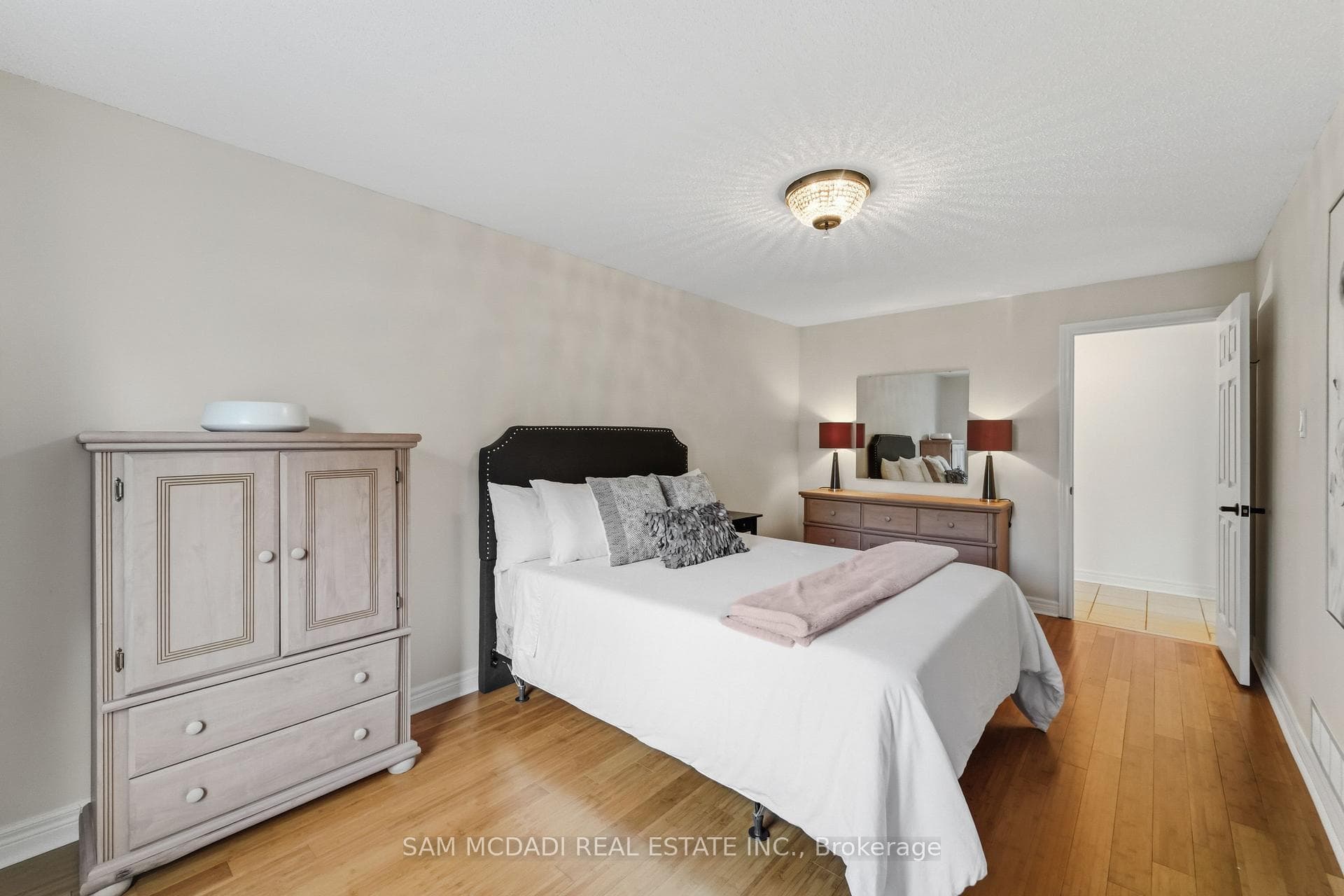11269 Guelph Line photo 23