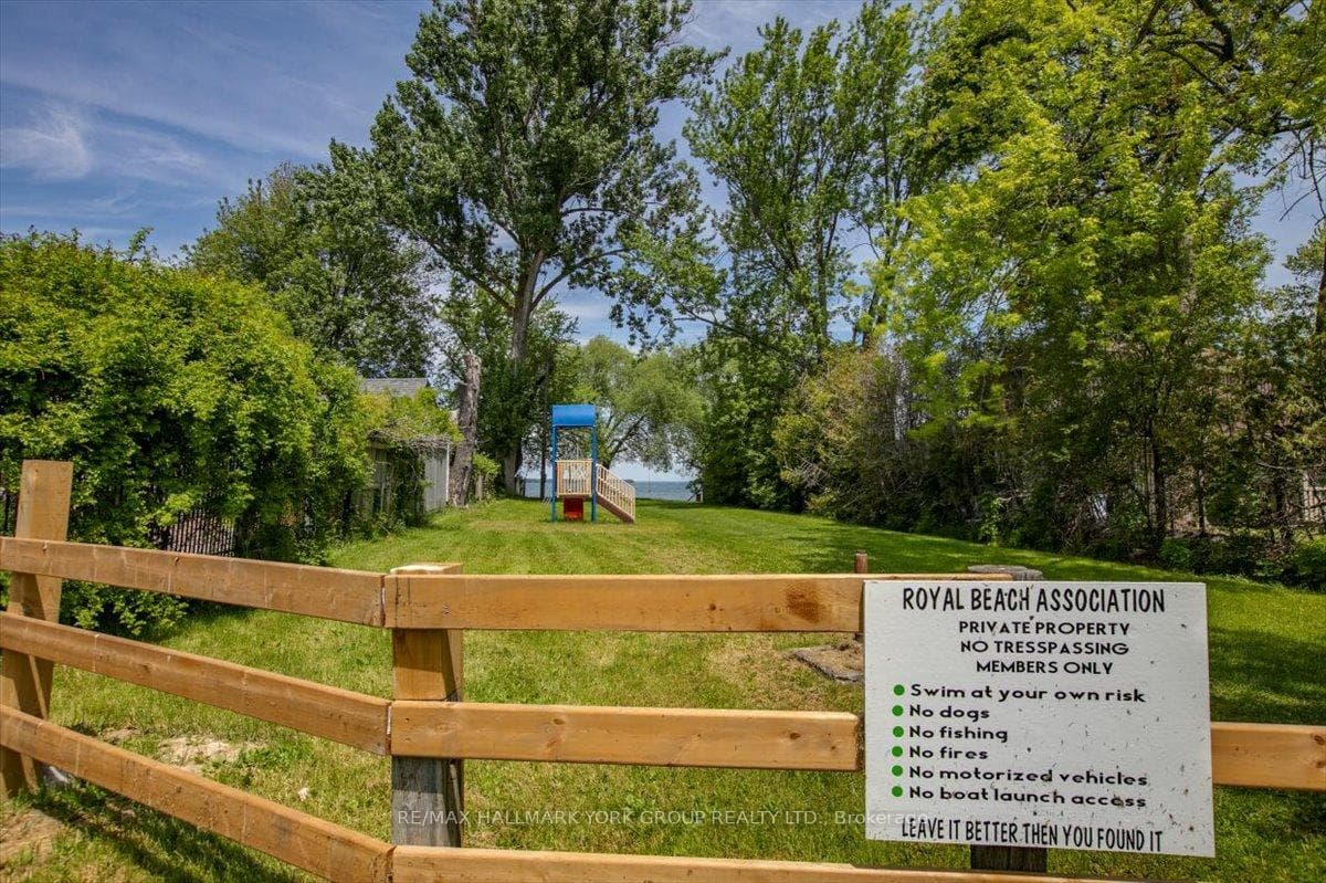21 Lakeshore Road photo 35