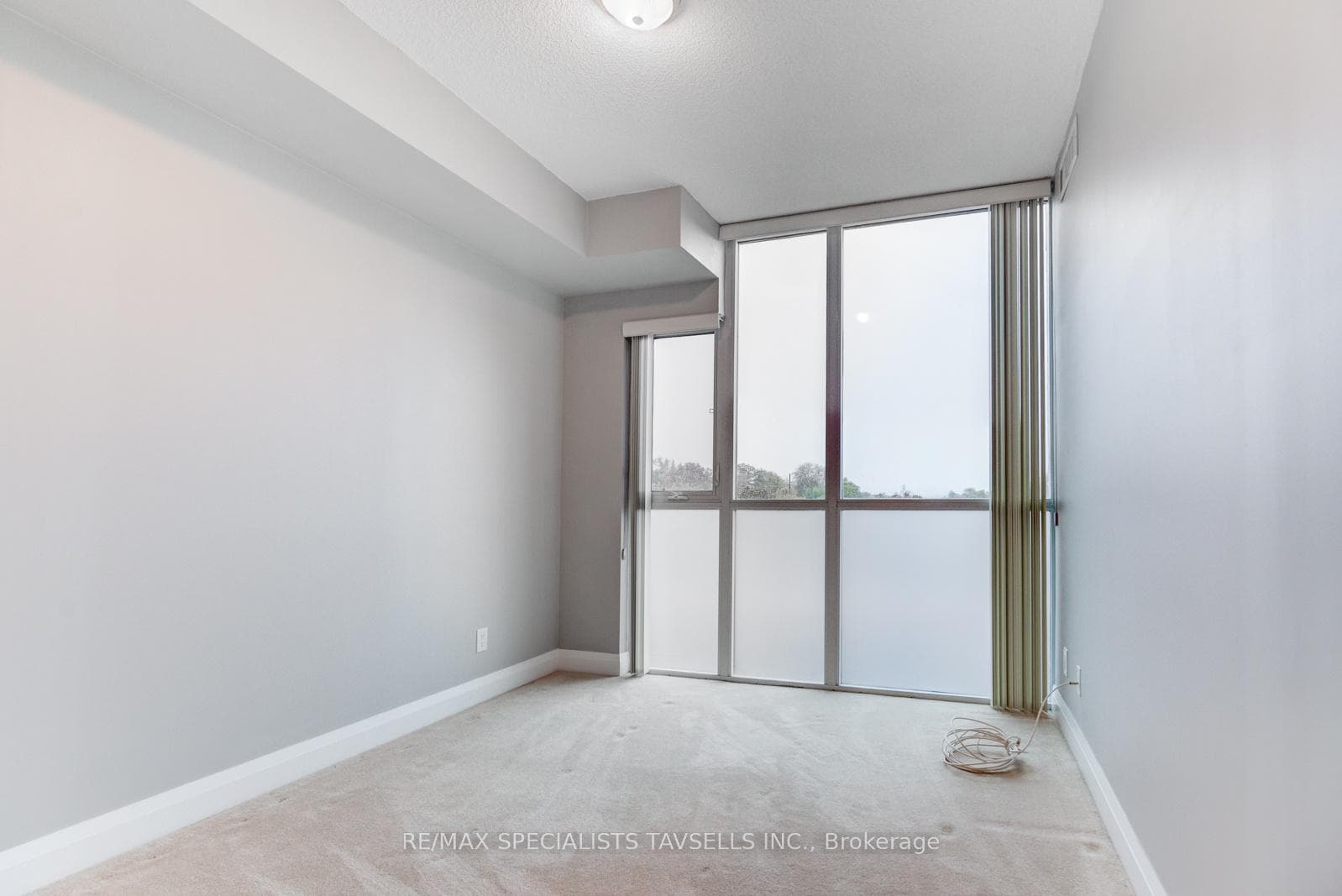 1 Hurontario Street Unit 304 photo 17