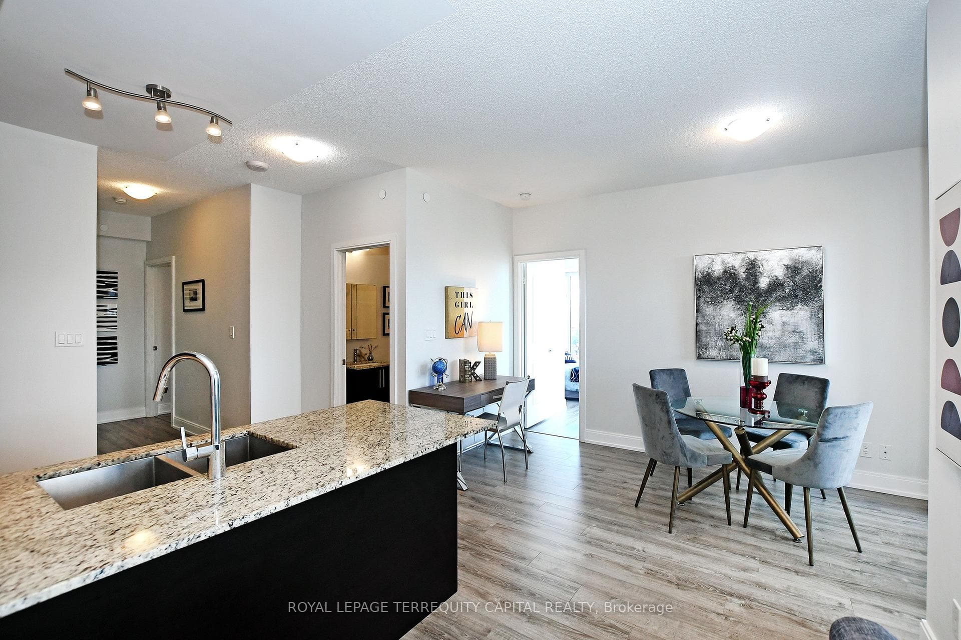 9608 Yonge Street Unit 1011 photo 16