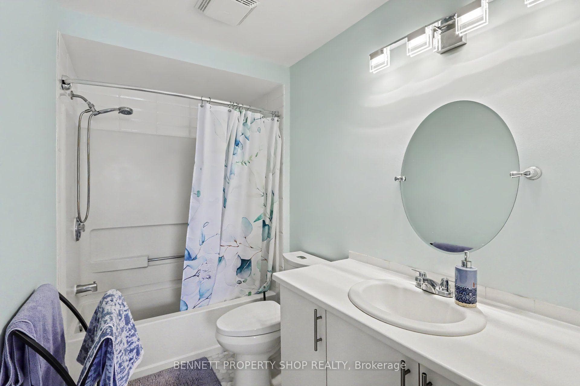2 Maple Ridge Crescent Unit B photo 9