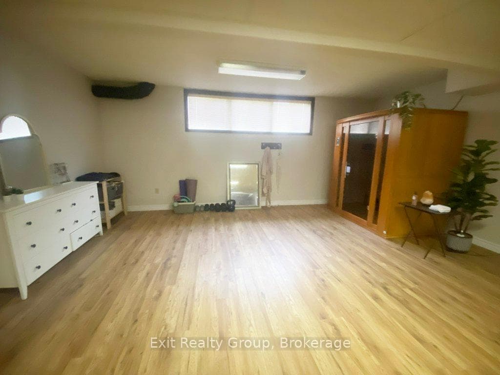 29 Wallace Street photo 35