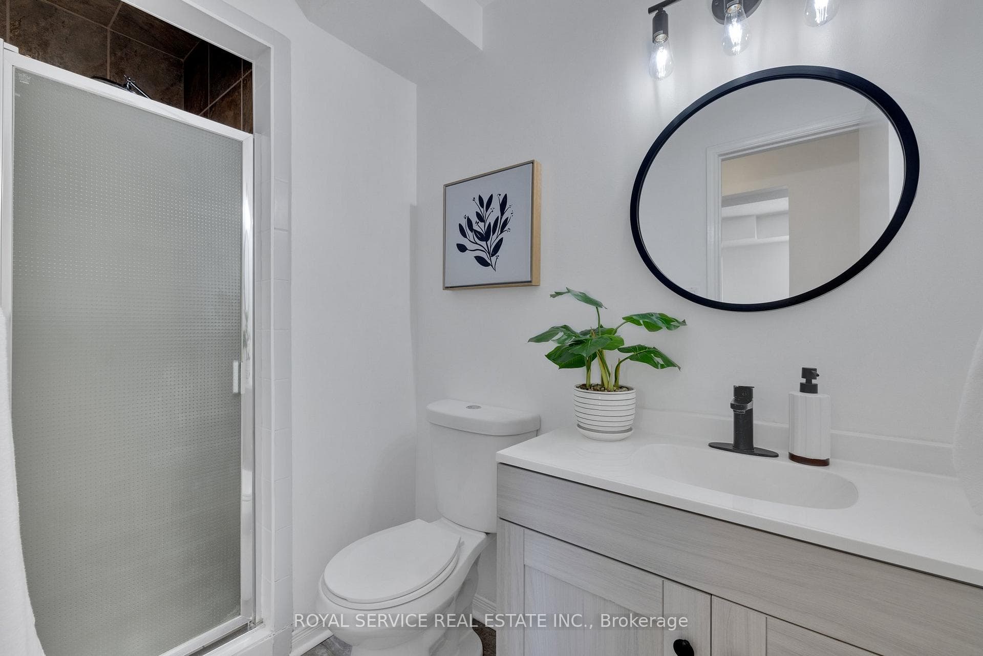Gorgeous 3 Piece Bathroom