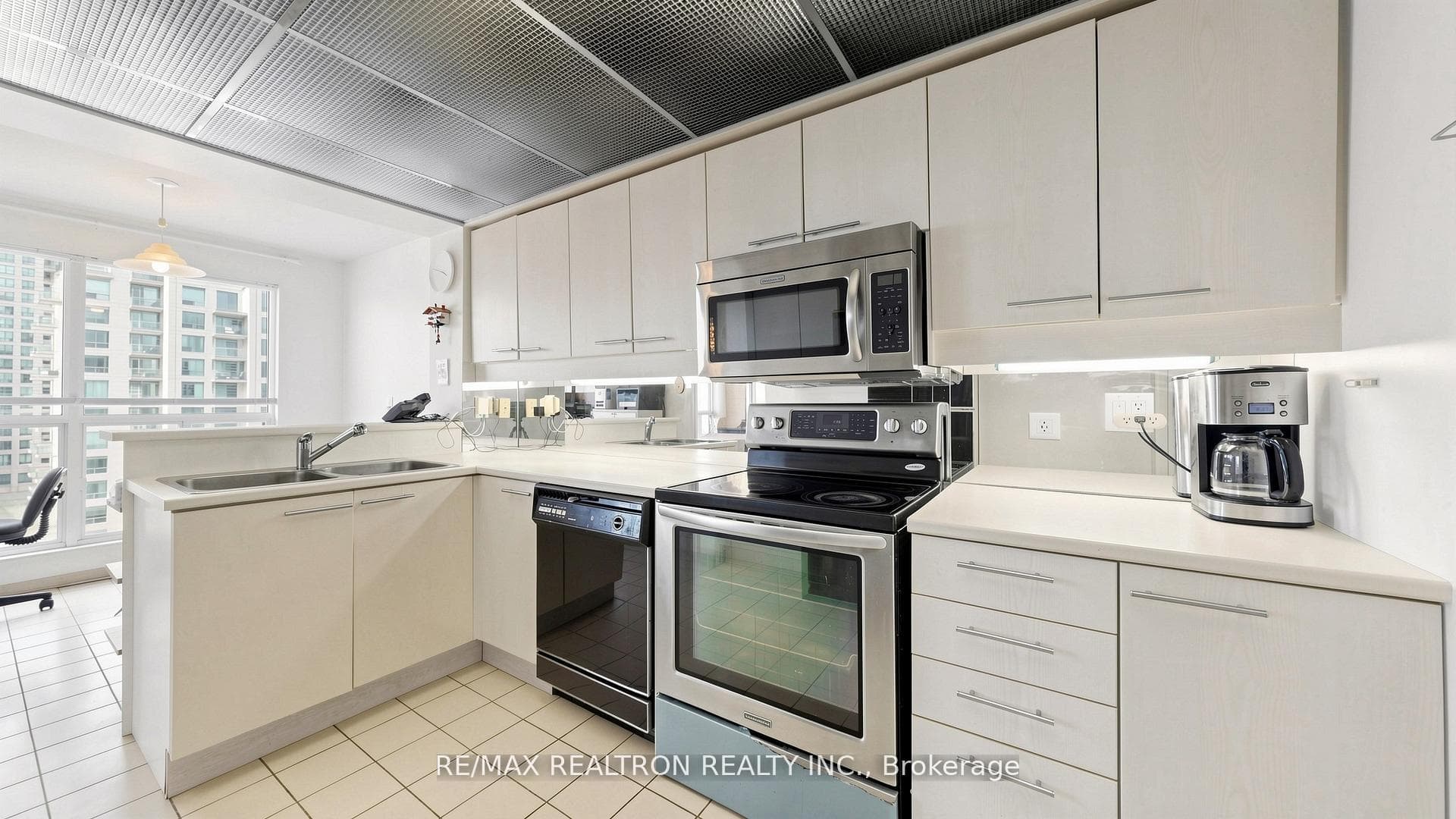 18 Hollywood Avenue Unit 1707 photo 20