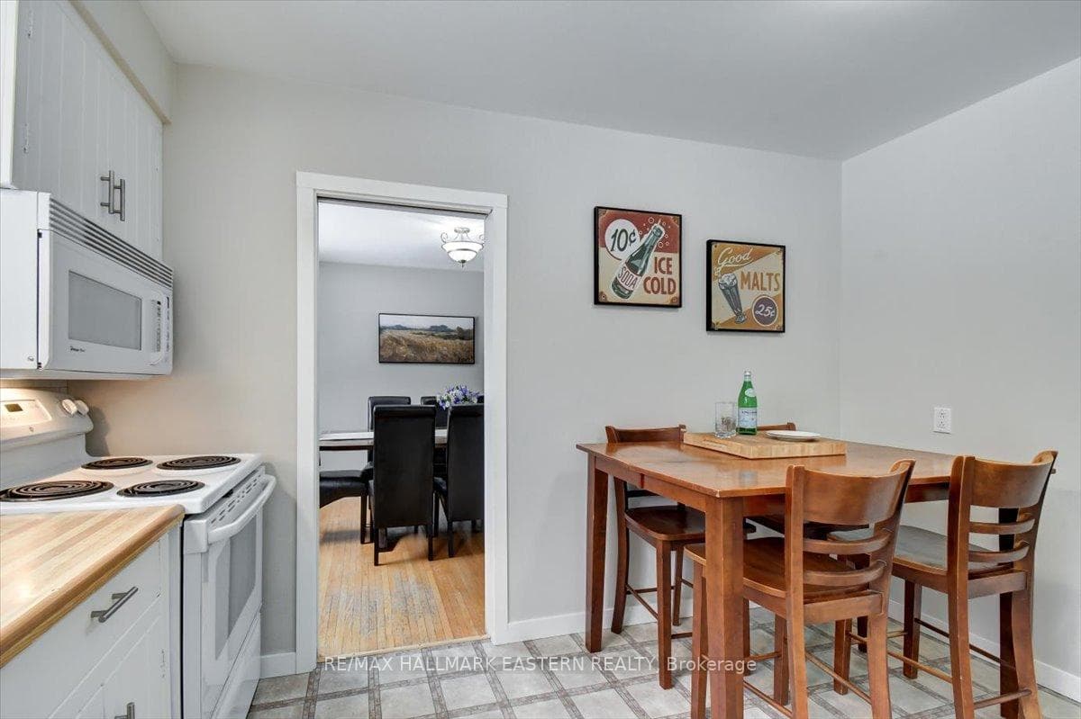 1193 Huron Street photo 4