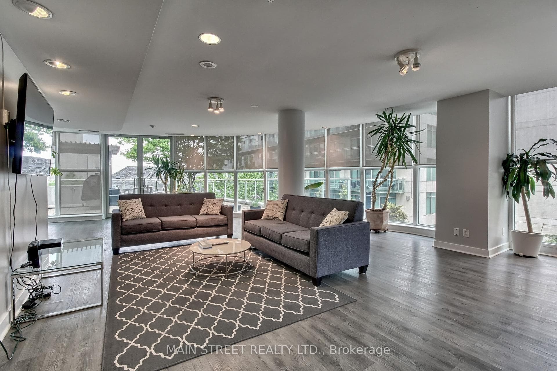 2067 Lake Shore Boulevard Unit 405 photo 24