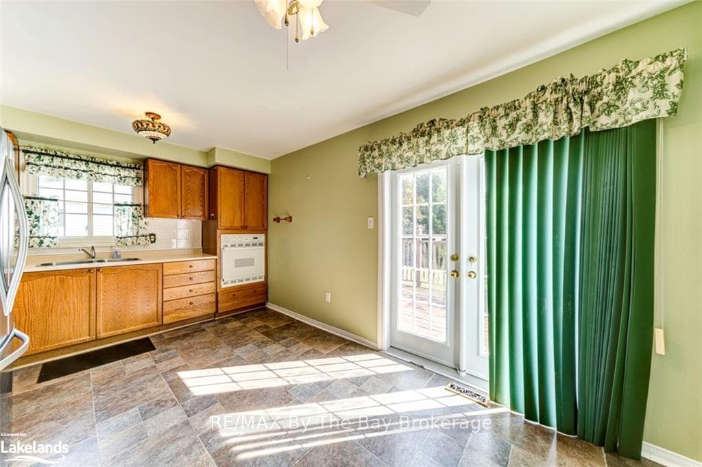 18 ACORN Crescent photo 22