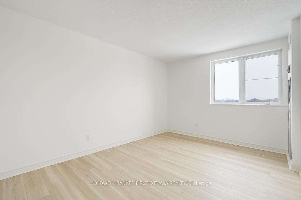 1100 Ambleside Drive Unit 1107 photo 20