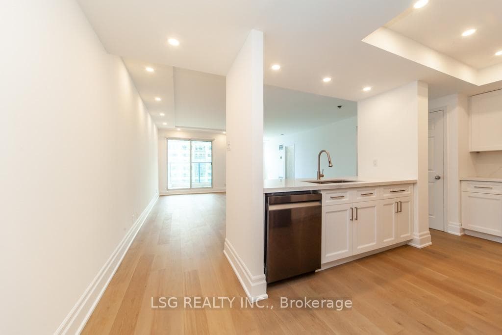 99 Harbour Square Unit 812 photo 22