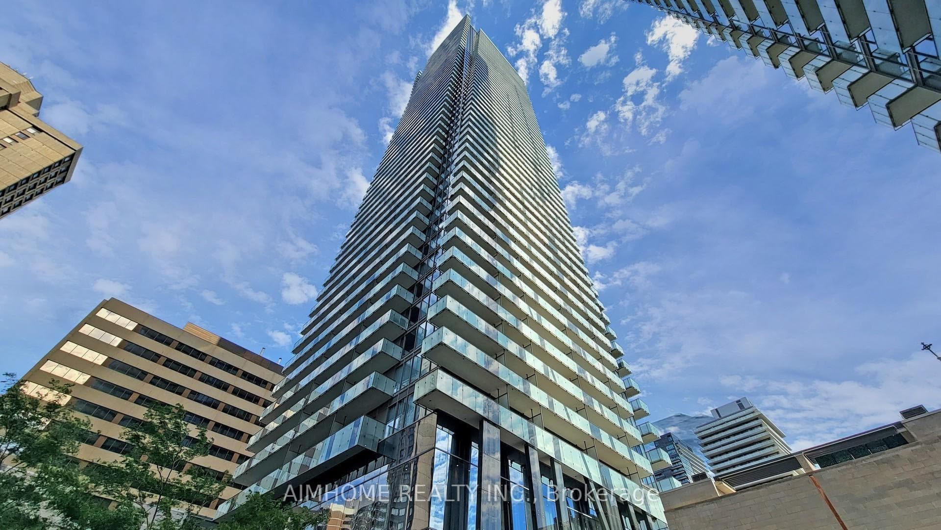 1080 Bay Street Unit 2804 photo 1
