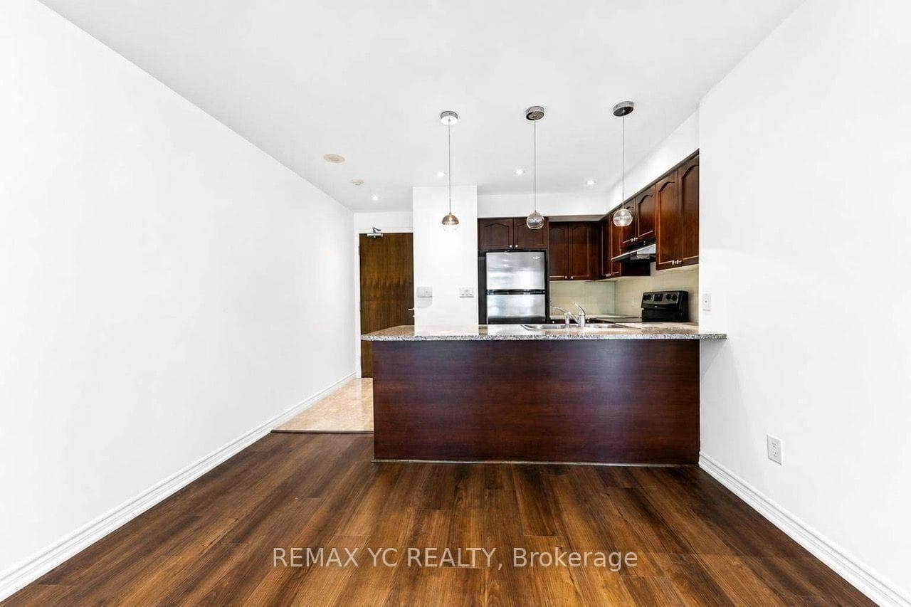 35 Hollywood Avenue Unit 216 photo 3