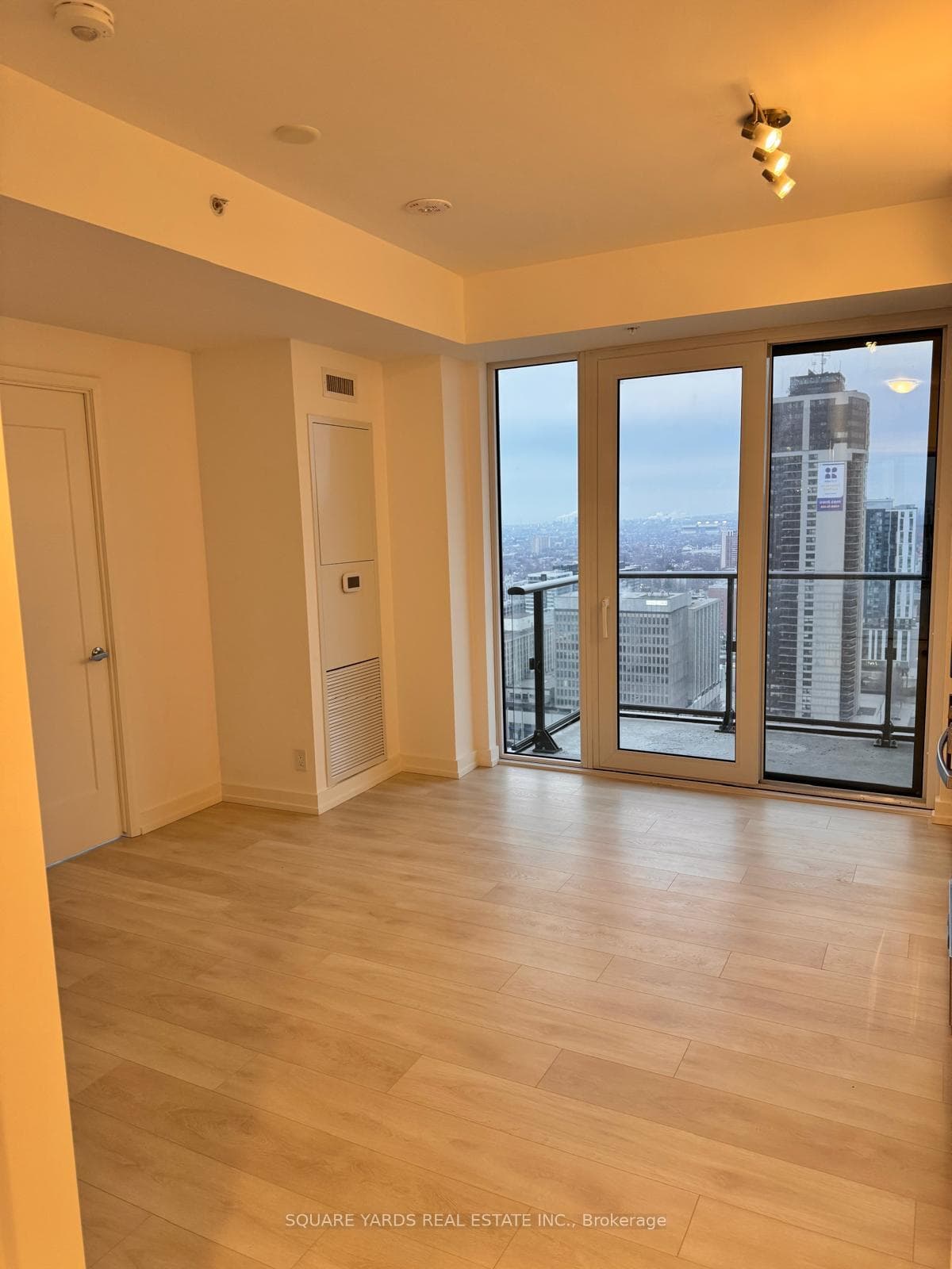 75 James Street Unit 2706 photo 34