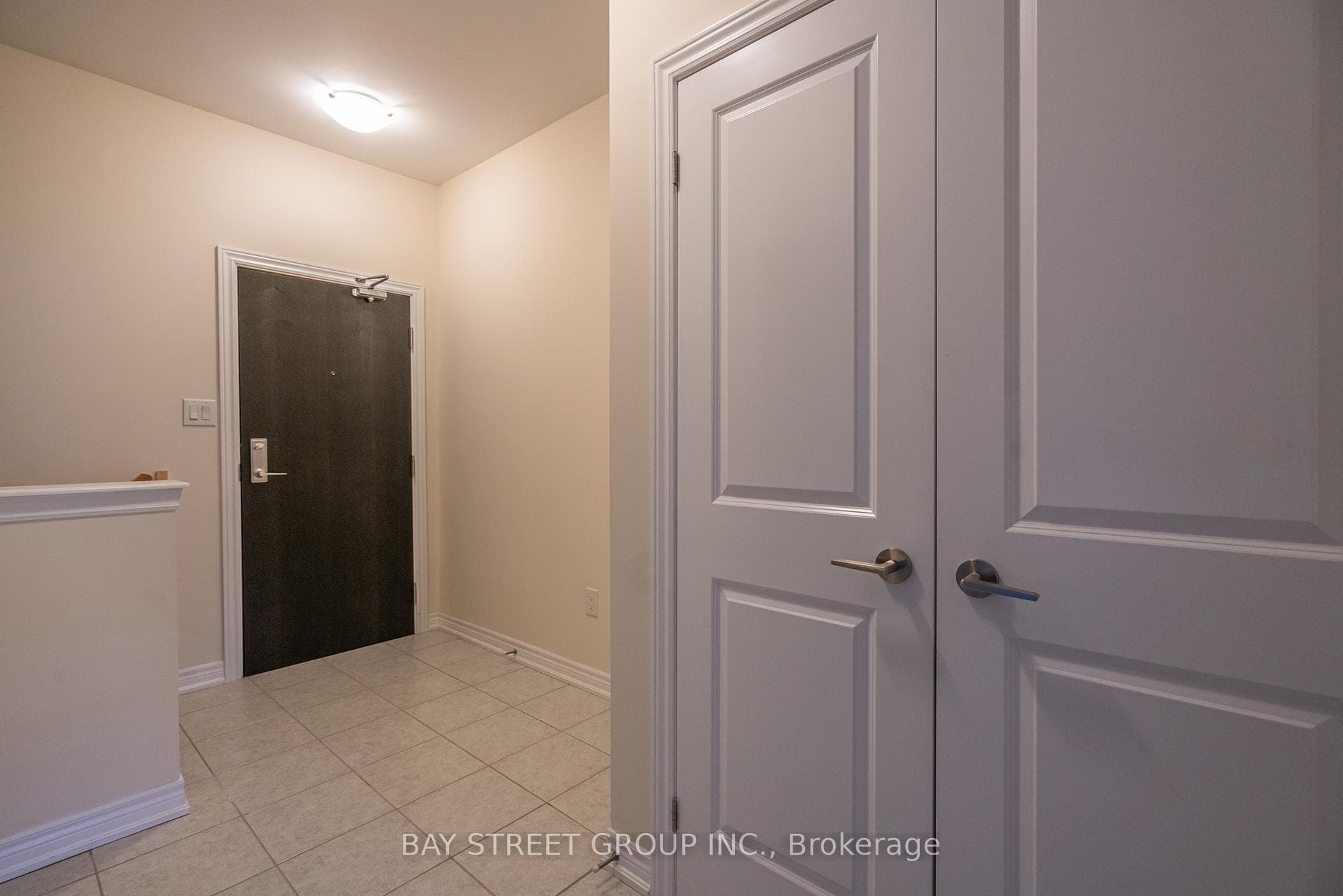 263 Georgian Drive Unit 201 photo 5
