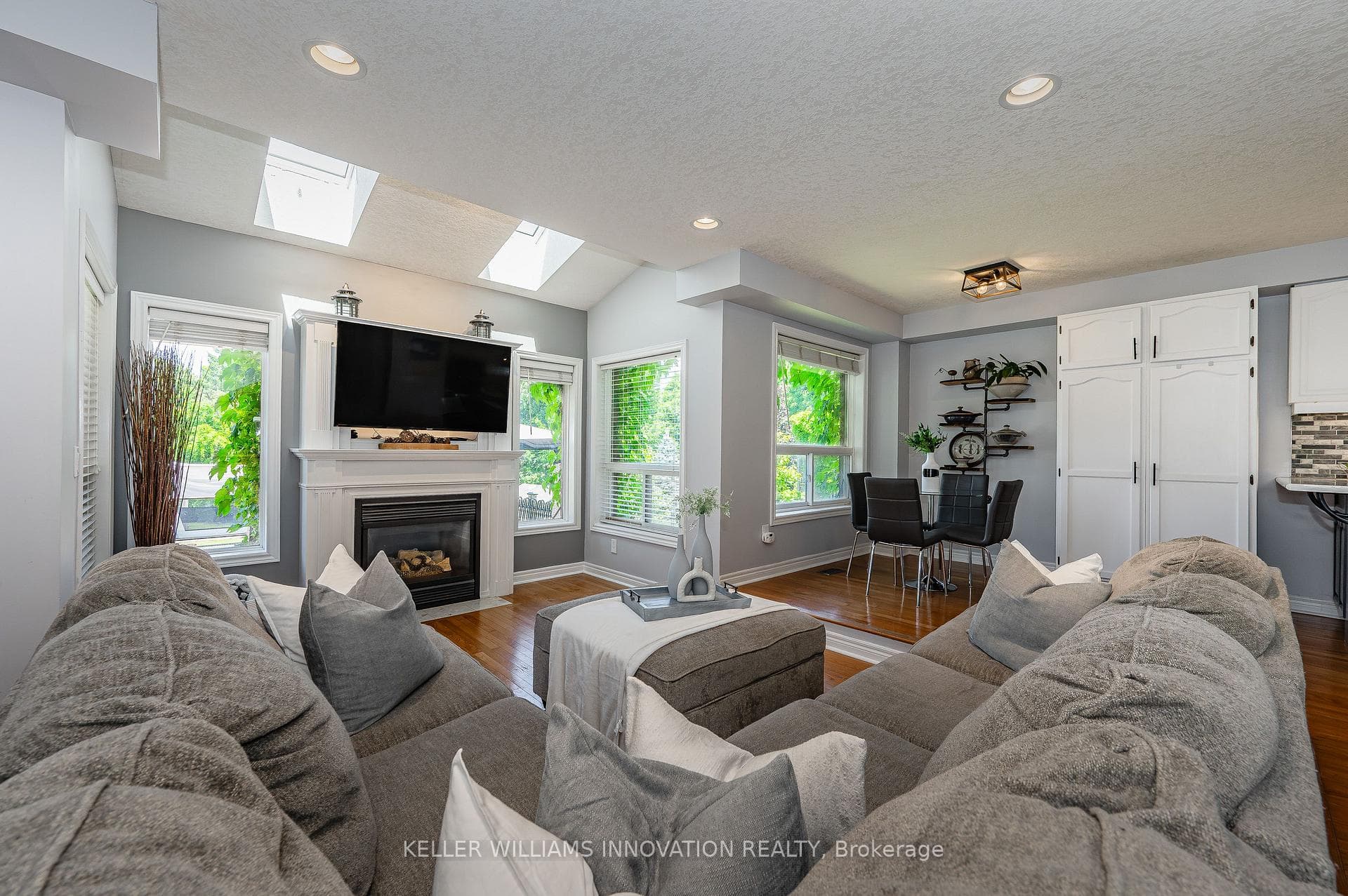 15 Watson Crescent photo 10