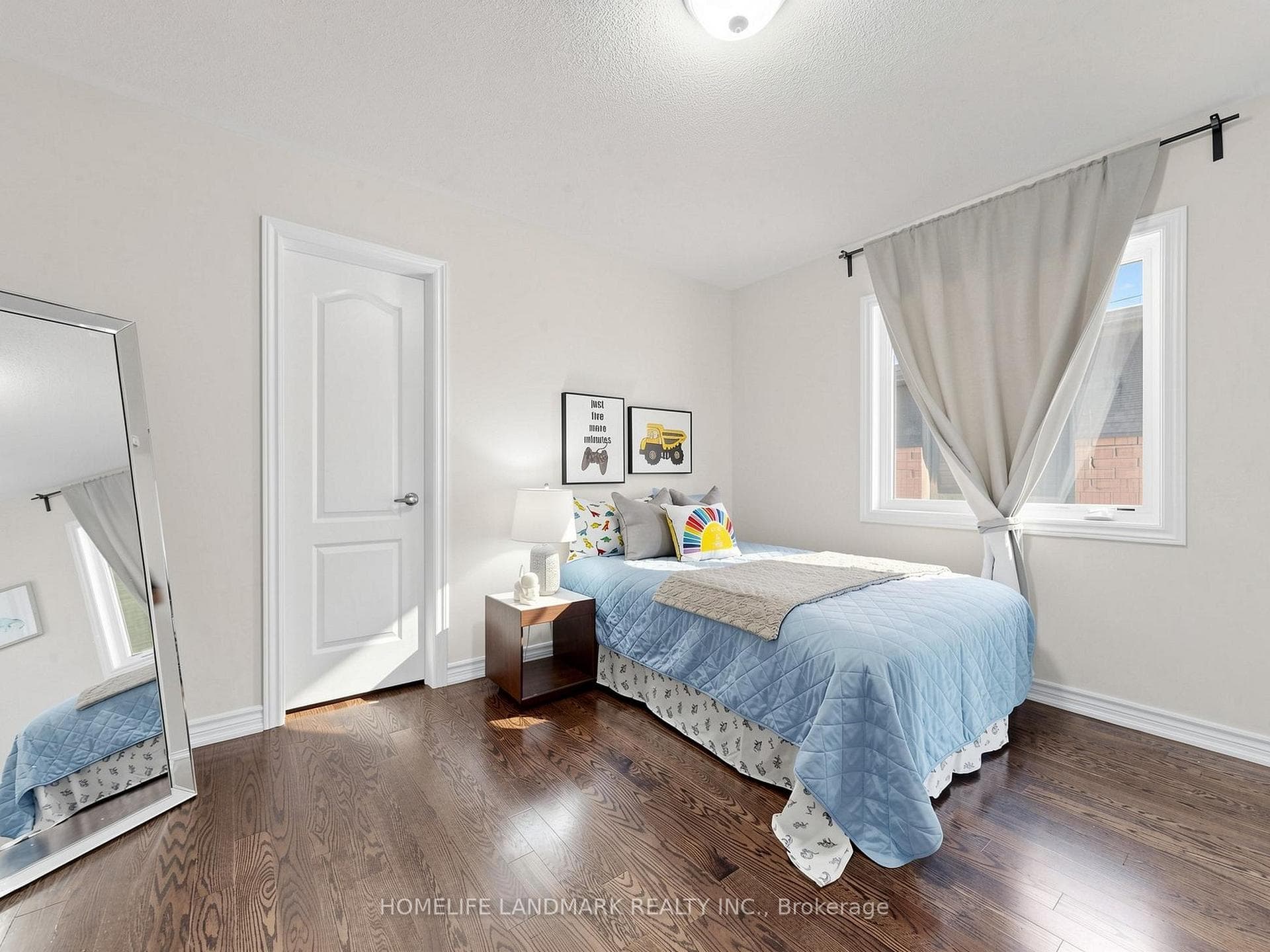 2046 Webster Boulevard photo 43