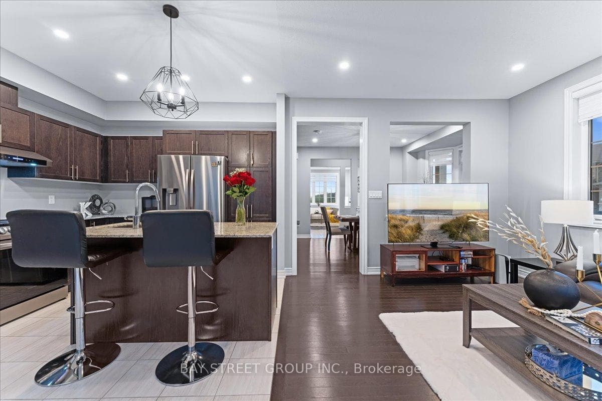 63 Tait Crescent photo 24