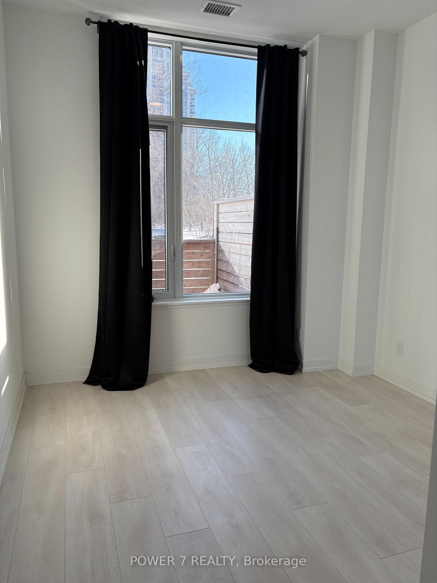 8 Beverley Glen Boulevard Unit D112 photo 9