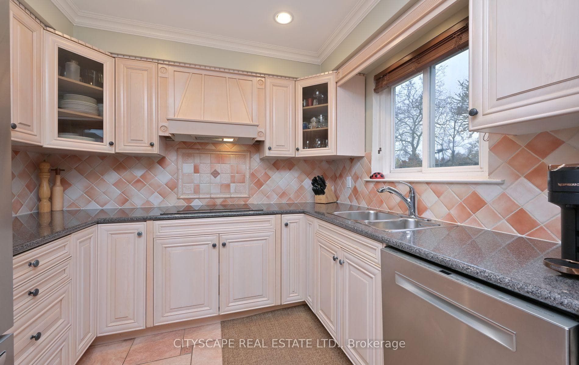 279 Bell Air Drive photo 7