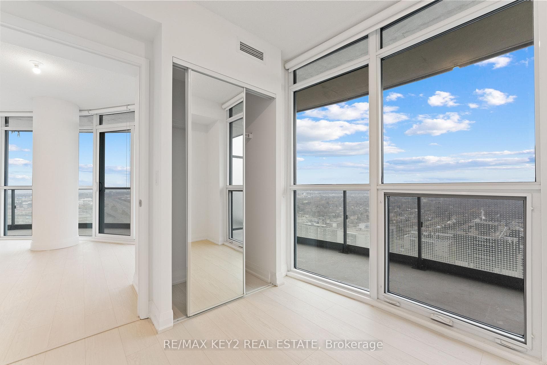 30 Gibbs Road Unit 2809 photo 15