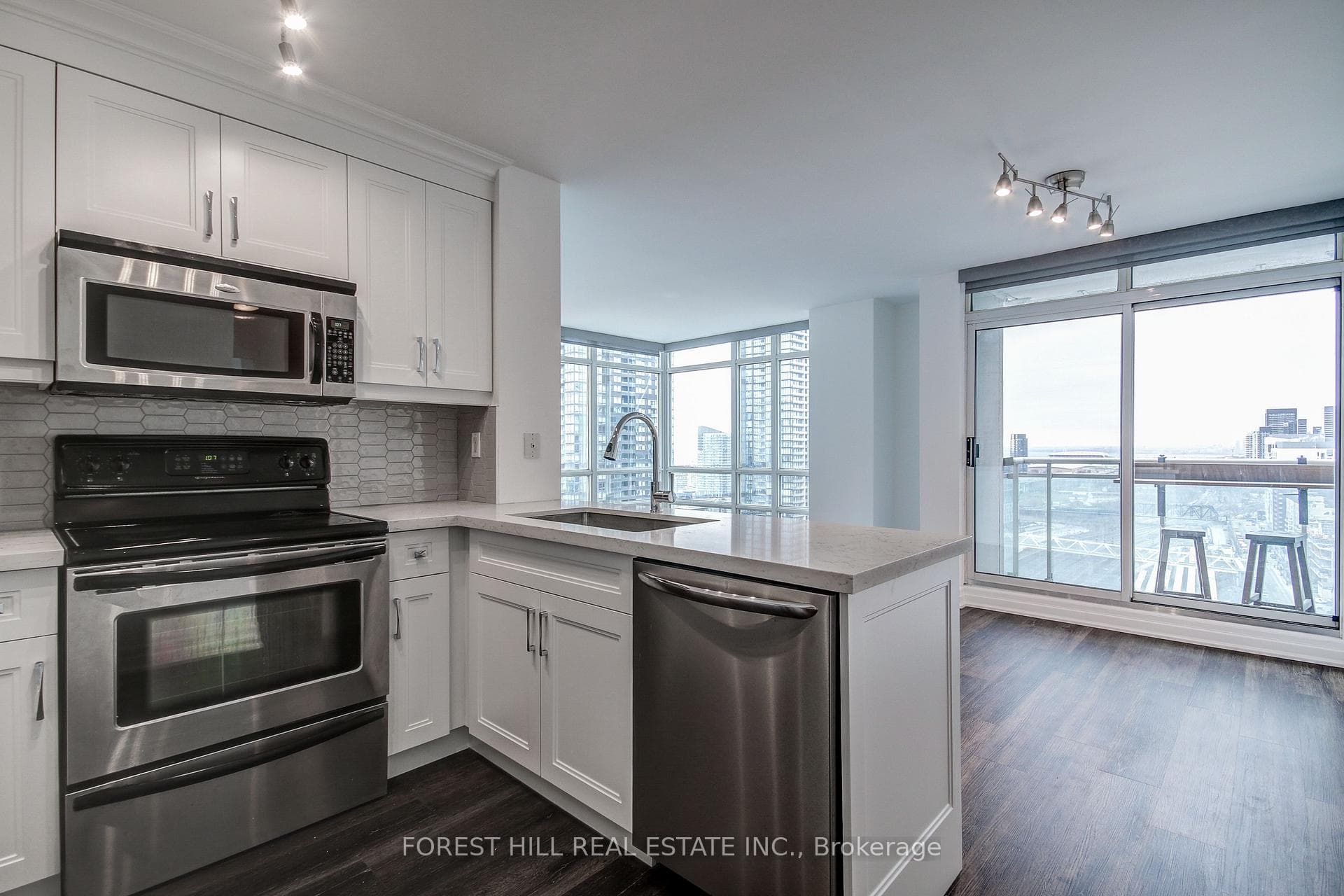 397 Front Street Unit 2703 photo 4