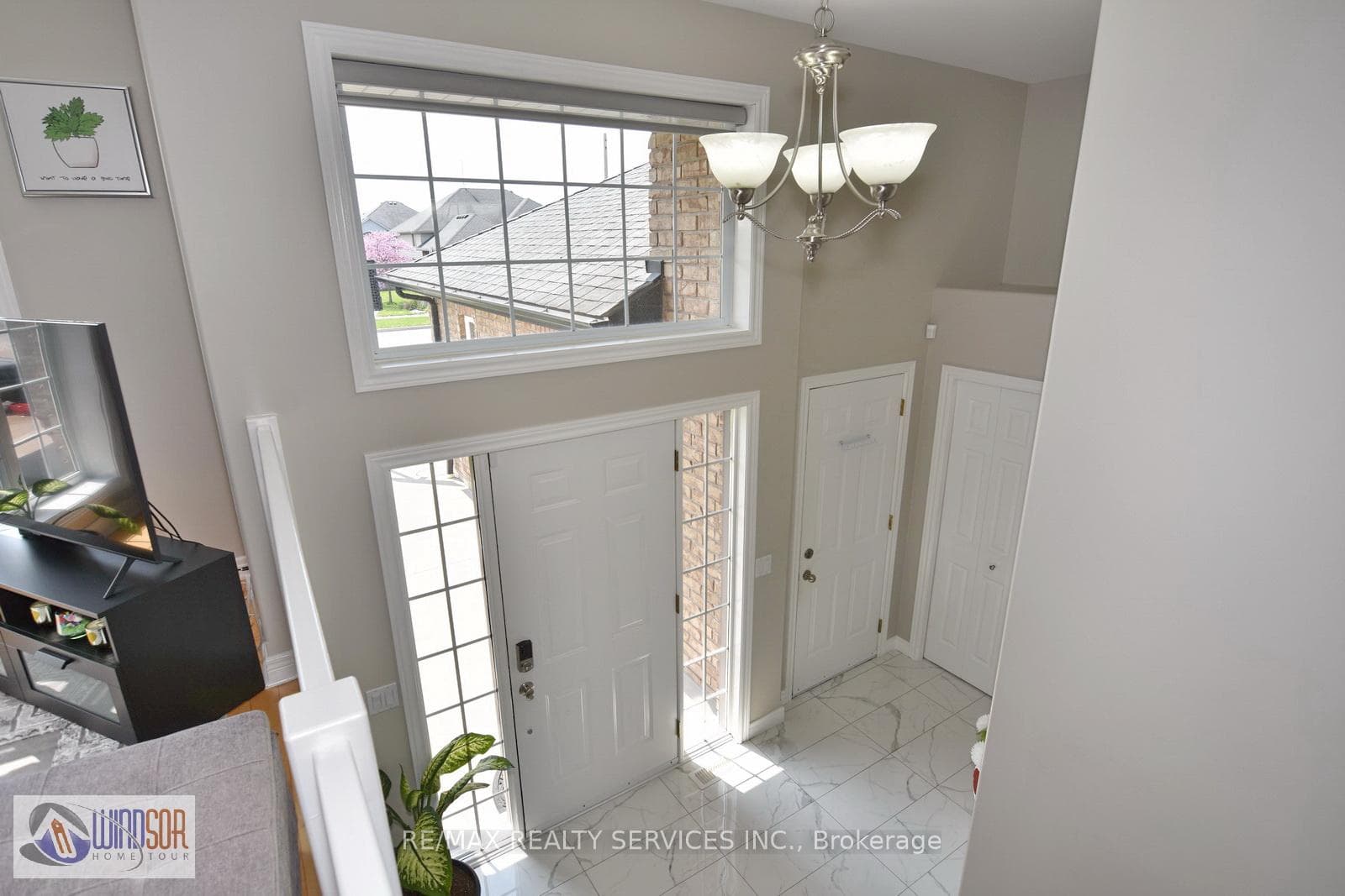 867 Westwood Drive photo 5