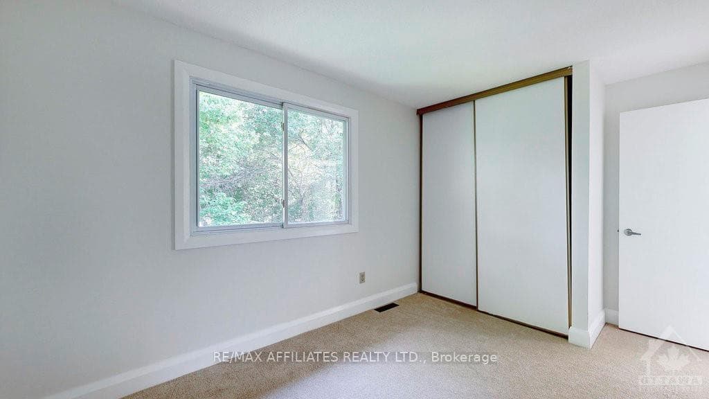 71 FIELDGATE Drive photo 18