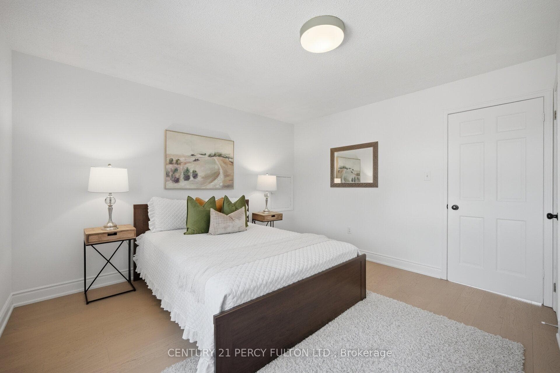 1825 Bronte Square photo 25