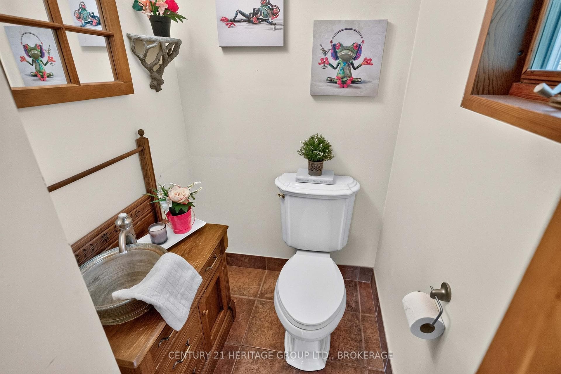 338 Neville Point Road photo 23
