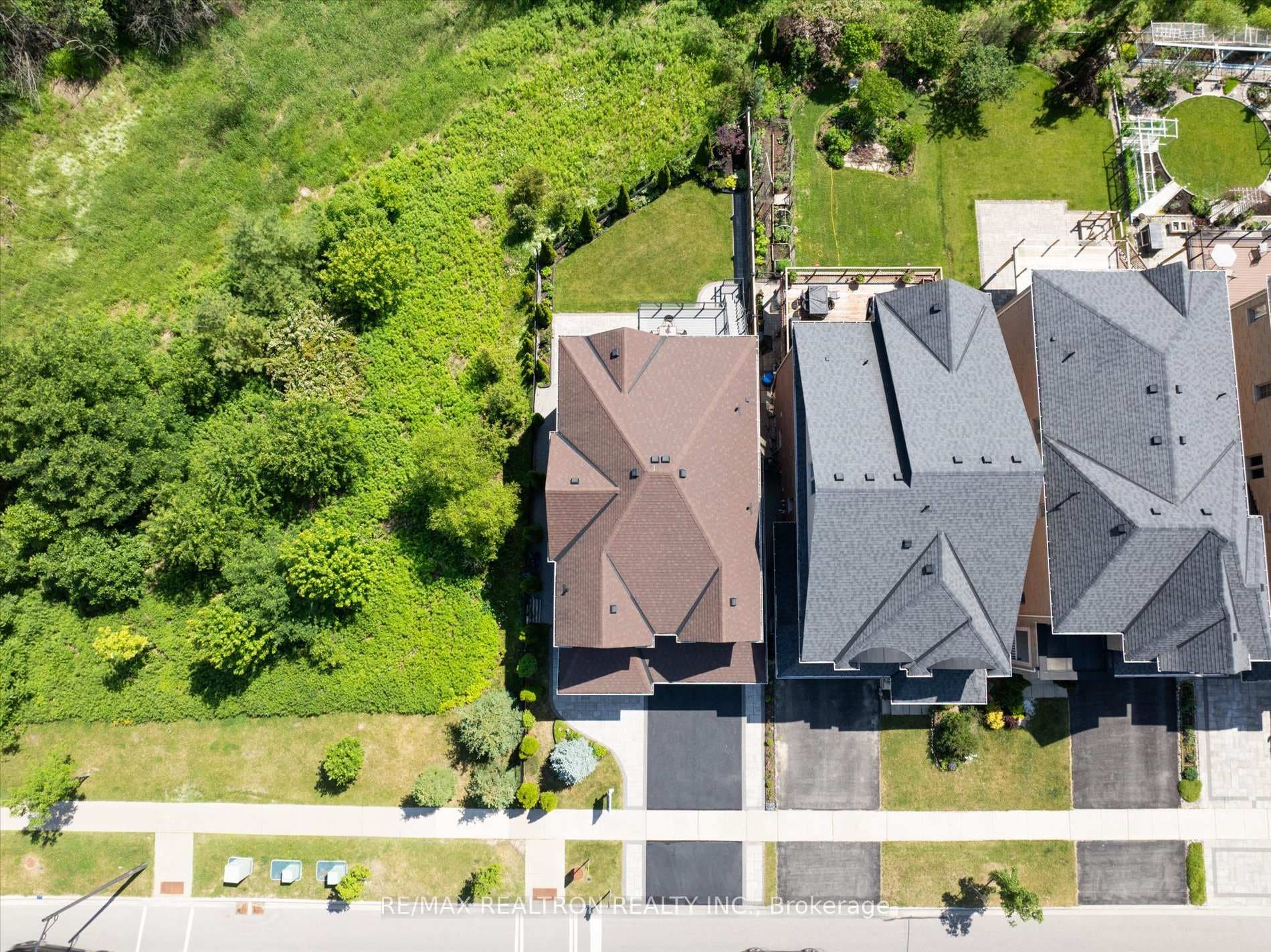 175 William Graham Drive photo 3