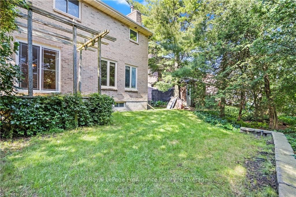 947 NEWCASTLE Street photo 39